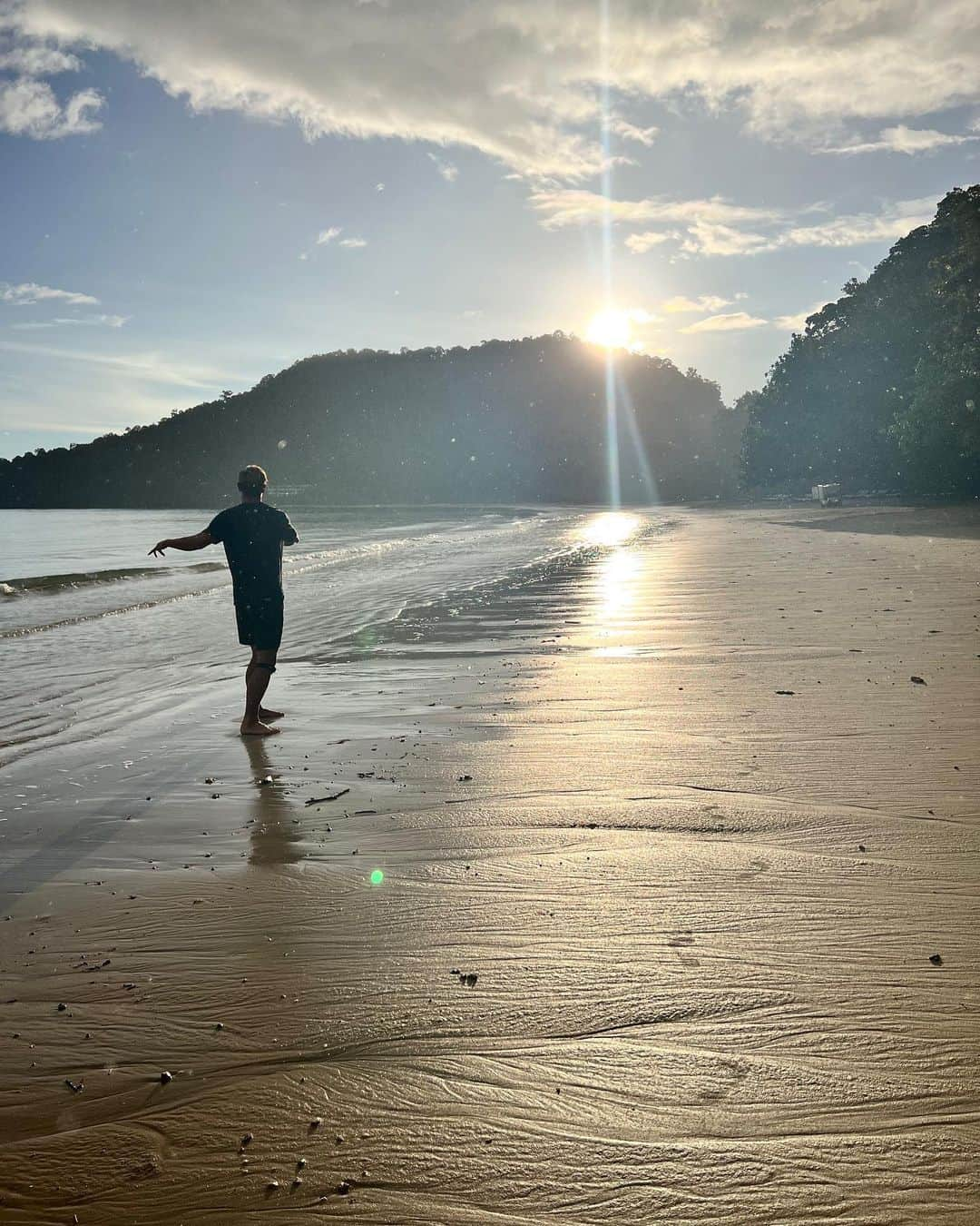 本田圭佑さんのインスタグラム写真 - (本田圭佑Instagram)「Beach workout 🏃🏼」8月12日 21時59分 - keisukehonda