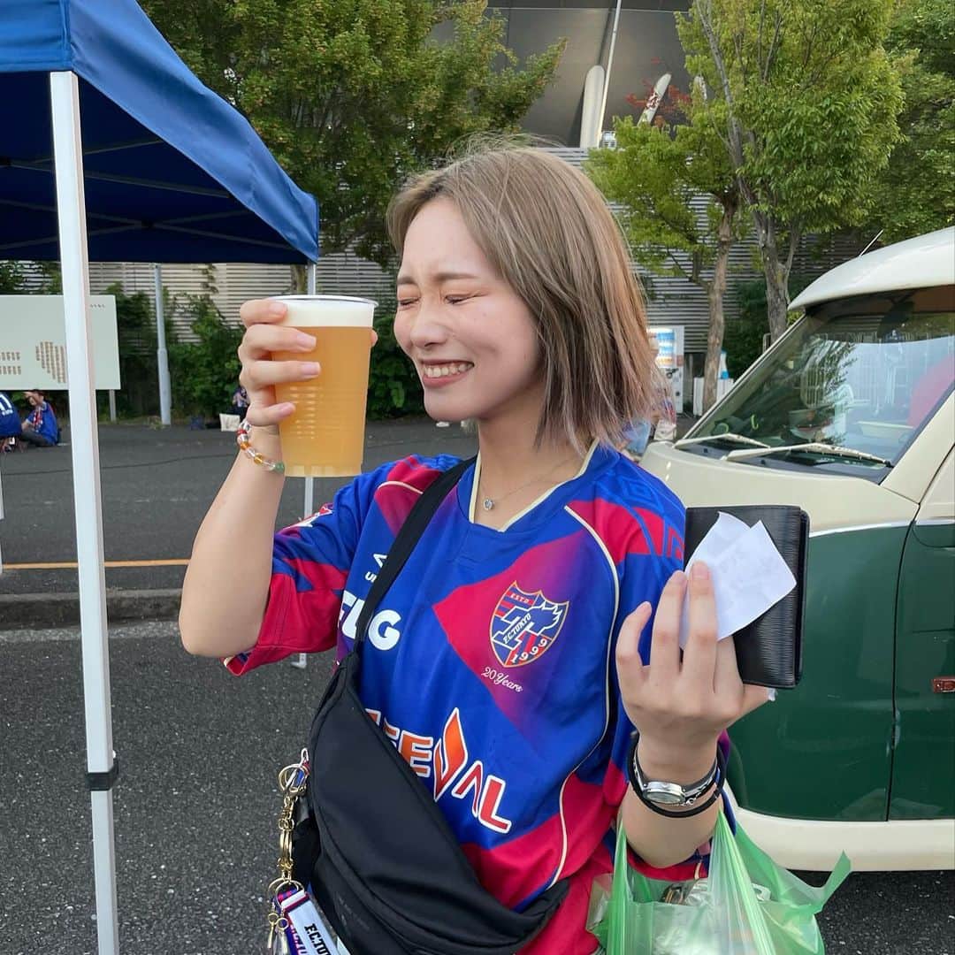 MIRIさんのインスタグラム写真 - (MIRIInstagram)「京都戦を味スタで観るために 東京きたっ🗼 何年振り!?ってくらい久しぶりに 家族も集合してみんなで試合観れた〜🏟️ スタジアムで呑みながら観るサッカーは最高だぁ⚽️」8月12日 22時16分 - onakasuitamiri