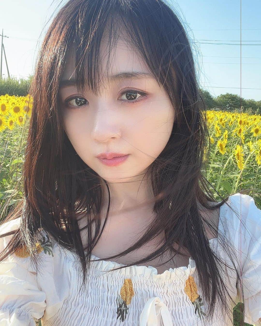 久保亜沙香のインスタグラム：「今年も会えました🌻🌻🌻🌻🌻 暑いからすぐ帰る笑」