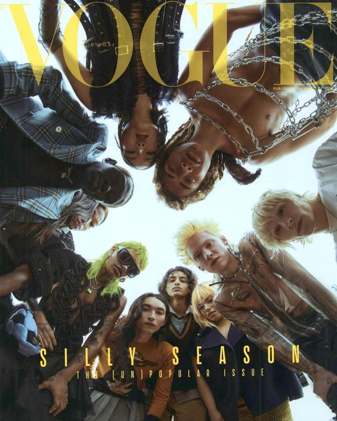 アディアムのインスタグラム：「#ADEAM Fall Winter 2023 Womenswear and ICHI Collection seen in #VoguePortugal.   On the cover, #ADEAM Patti Short Coat from the womenswear collection. #ADEAM ICHI Grunge Sweater, Retro Logo Tee, and Eddie Cargo Shorts featured in-book.」