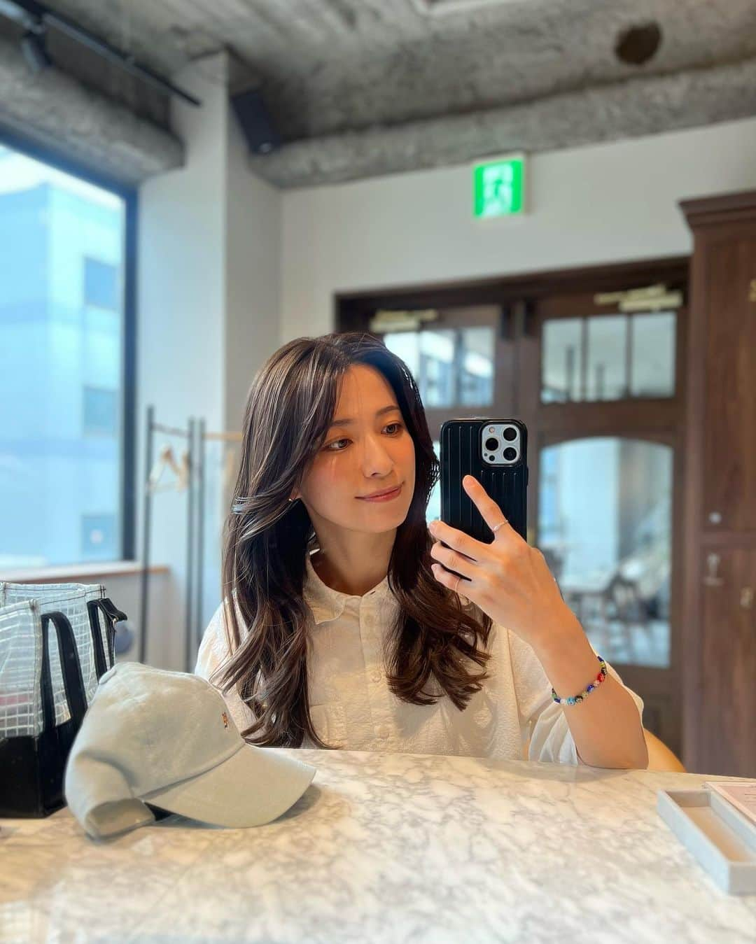 戸田れいのインスタグラム：「カラー&神トリートメント&カット&セットのフルコースでお送りします💇‍♀️  久しぶりに髪の毛生き返った👼  とくちゃん(@takatokuyama)がNYから帰って来てたので、ギリギリ会えて良かった🗽  ありがとう❤️‍🔥」