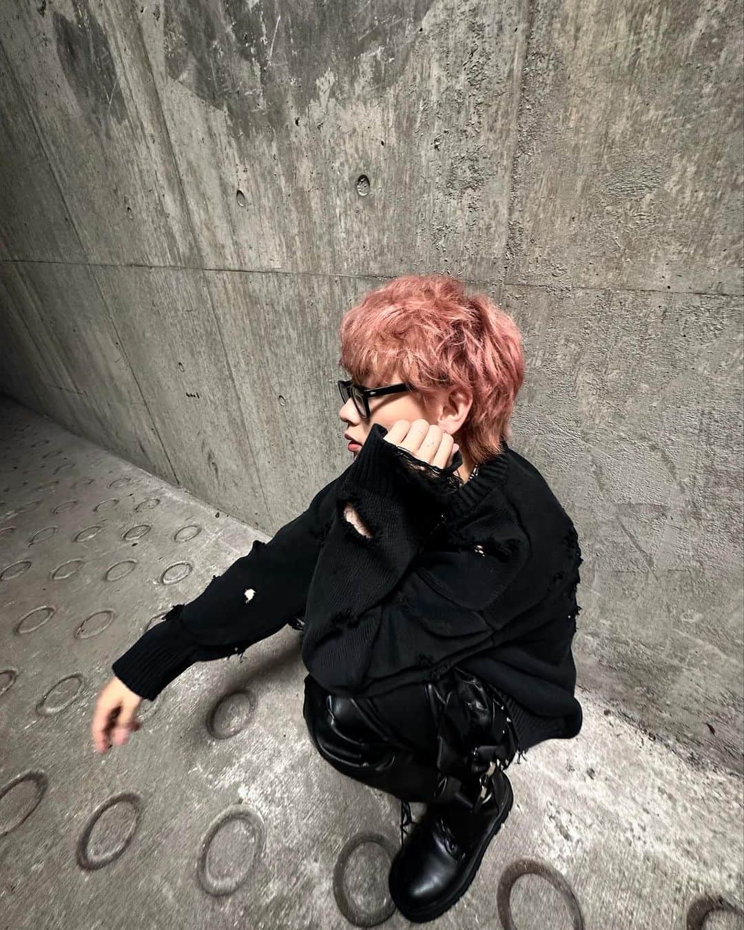 志村秀哉さんのインスタグラム写真 - (志村秀哉Instagram)「EBiDAN THE  LIVE UNIVERSE 2023 DAY 2  thank u🤞✨✨  EBiDAN 全体曲、シャッフル、歌コラボ 色々参加して楽しかった。。  @happy_yuki05  本当にお疲れ様！ ツアー中だったのにも関わらず このEBiDAN THE LIVEの為に めちゃめちゃ頑張ってました！ 最高のLIVEだったよねみんなー！？  そしてEBiDANのみんなとも 仲良くなれた気がしている！！ 来年もまたより一層楽しみになりました😎  2日間ありがとう！！！  #超特急 #EBiDAN #沼MILK #最後の写真めっちゃ好き」8月12日 22時44分 - shu_11x