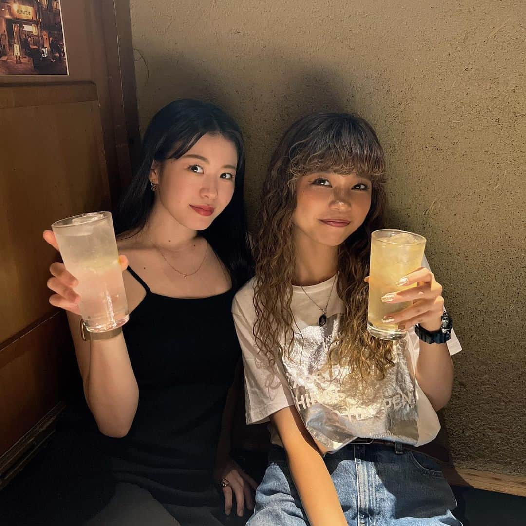 星咲るかのインスタグラム：「大親友と飲むお酒は美味いよ🤭🍺 #地元最高」