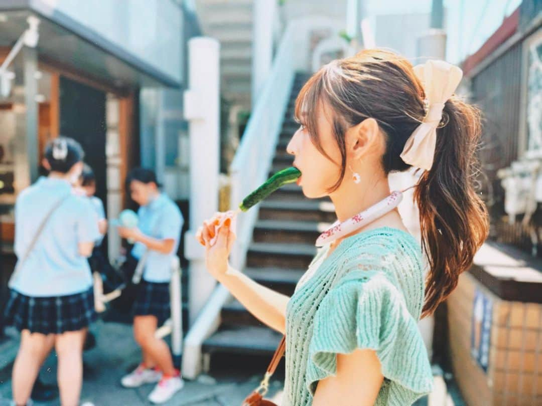 井坂仁美のインスタグラム：「🤍  きゅうり🥒  台風が近づいてきてて、ドキドキしてます🫣💦皆んなも備えてくださいね。  お墓参りもどうしようか考えてます…。台風が過ぎ去ってから綺麗にした方が良いのでは？と思ったり。でもお盆だし…🤔  みんなはどうします？」