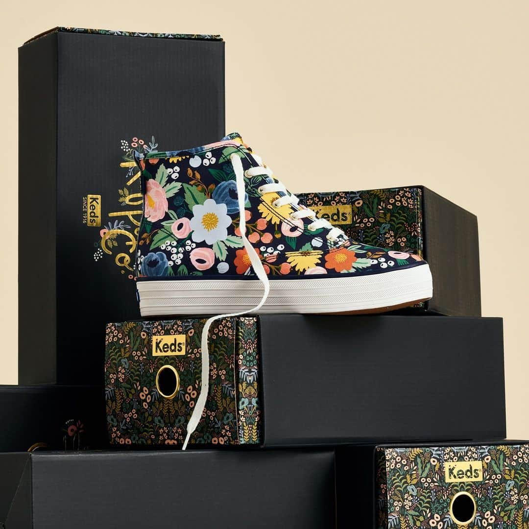 Kedsのインスタグラム：「Step into a floral fantasy with our just-dropped @riflepaperco collection.」