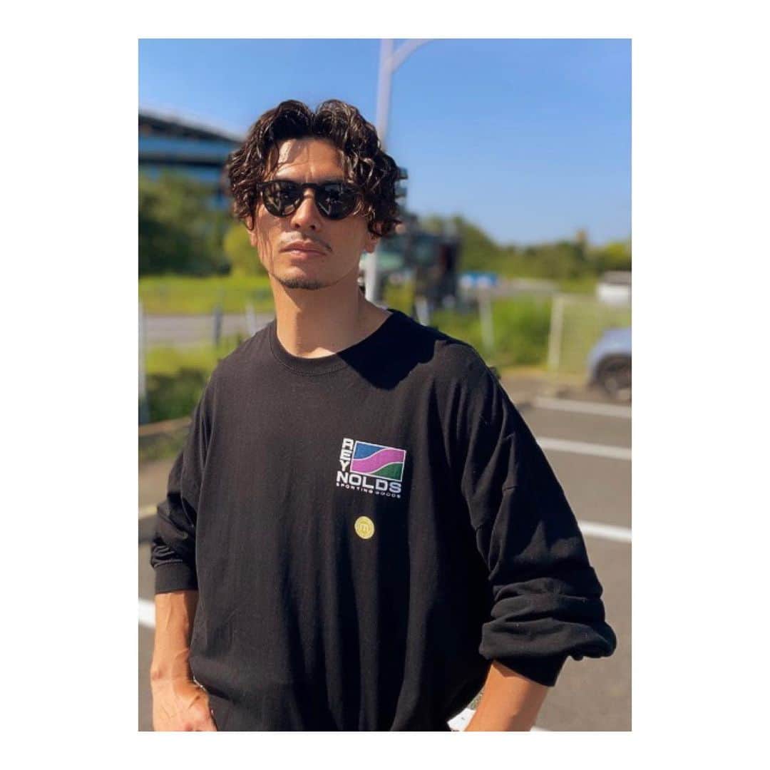 U-YEAH のインスタグラム：「いつの日かの撮影(外ロケ)のやつ。「長袖暑くない？」と、よく言われますが、屋外がとっても暑いぶん、スタジオ内や移動車内はキンキンに冷えていて長時間居るとそれはそれでちょっと、、、。  夏休み返上でLIVEツアーの準備中。 観に来てね。  #livedapump #damagichour」