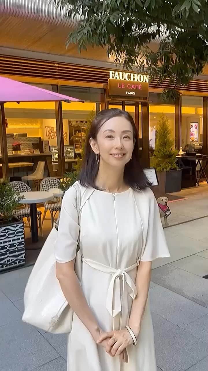 田村翔子のインスタグラム：「昨日、日本橋で😊  #summerfashion#summeroutfit #ワンピースコーデ#田村翔子」