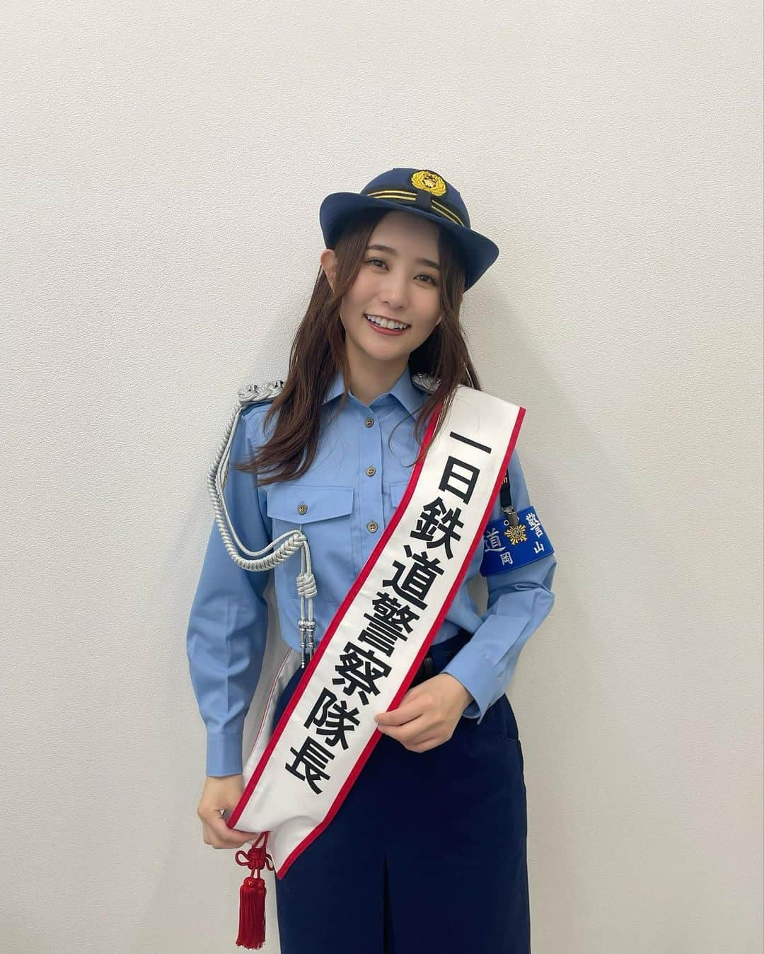 まつきりなのインスタグラム：「岡山まとめ１０枚🍑  ◻️１日鉄道警察隊長👮‍♀️ ◻️OHK生放送『なんしょん？』 ◻️三井アウトレットパーク倉敷トークショー(FMくらしき公開収録)  無事連日の岡山のお仕事終了！ イベントにTVにめちゃくちゃに暑い中 見てくださった方ありがとうございました☺️  地元で地元の人と交流深めれて幸せ！ パワーチャージできたァアア！岡山大好き！  東京帰ります🚄💨  衣装→ @wildlily_daikanyama   #岡山 #来月も帰ってきます #また告知します」