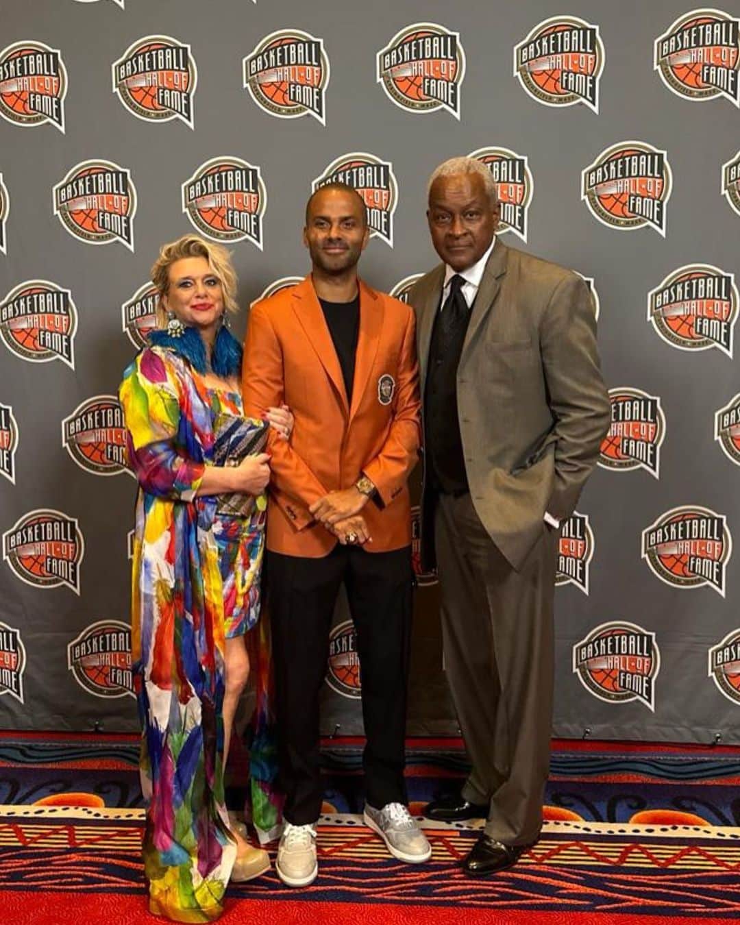 トニー・パーカーのインスタグラム：「Family affair 🏀🙏🏽🇺🇸 #23hoopclass」