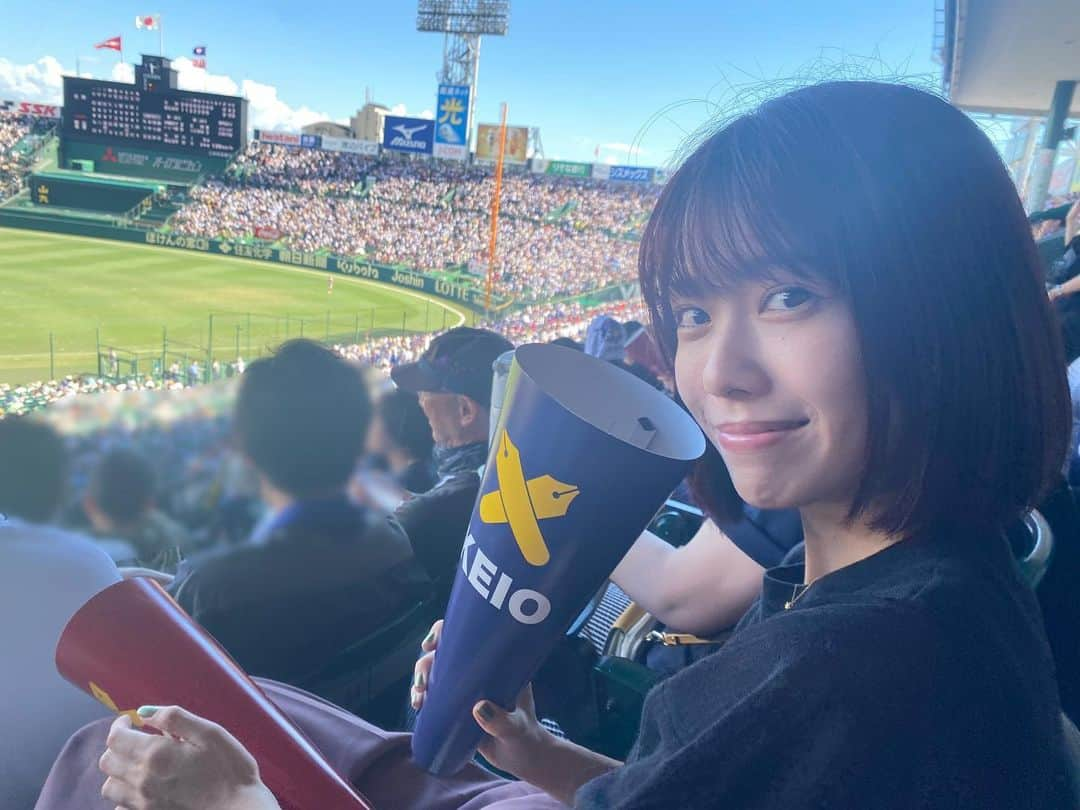 小田えりなのインスタグラム：「甲子園球場で、高校野球⚾️ 初めてこの目で見たけど、 パワプロで野球のルール知ってたから 何が何だかちゃんとわかりましたよ！！！  私は神奈川県出身なので、 慶應義塾高等学校を応援しています📣  5回裏で９点も取って、展開が早くてずっと驚いてた！！！これからの試合は…テレビで？見ます👀  #甲子園 #高校野球 #ありがとう  暑かったので日傘さした☂️ #birthdayroom #birthdayroom_official  #バースデールーム」