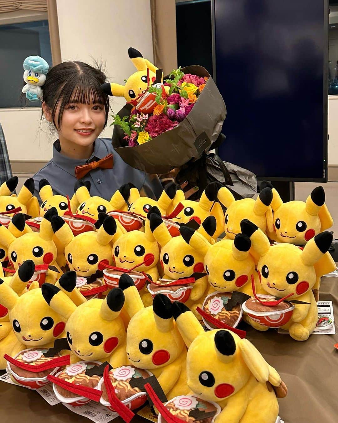 景井ひなのインスタグラム：「_ 放課後ポケモン研究部⚡️ 先程の生配信で最終回を迎えました。 1年間、ありがとうございました。 深夜や早朝にログインしても 絶対誰かしらオンラインになってるのが印象的で、 本当にみんな本気でポケモンをやってました。笑 元々大好きなポケモンと一緒にお仕事が出来て、 更に素敵な研究部員の皆さんとご一緒出来て、 よりポケモンが大好きになりました。 これからも全力でポケモンやって ポケモンマスターに俺はなる！！！！ 明日のWCS決勝！配信忘れずに見るぞ〜〜！☺︎」