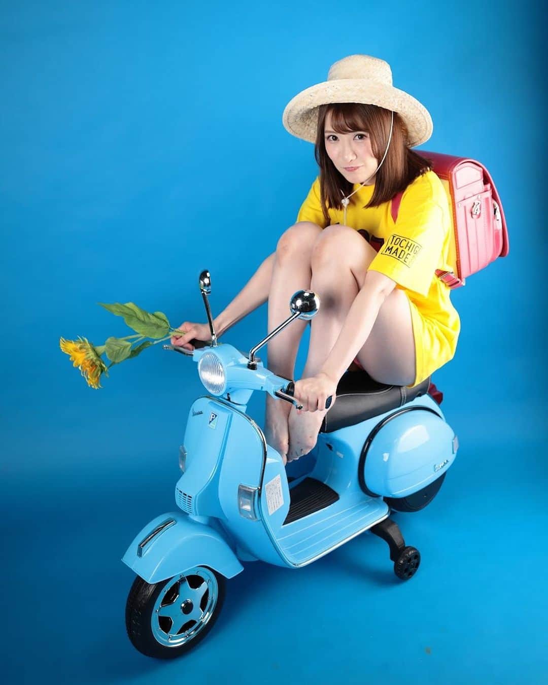 小峰みこのインスタグラム：「夏だねーーー😆☀️👒🌻 . photo by SKTiger . #2023summer」
