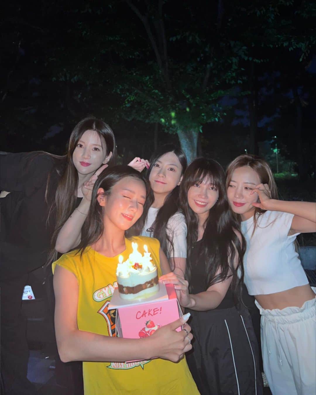 チョン・ウンジのインスタグラム：「융버메탄생일 오하빵탄생일 12번째 축하해준날 합동축하🎂 생일축하해🫶🏻」