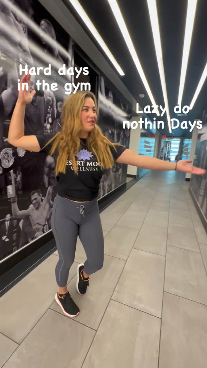 ミーシャ・テイトのインスタグラム：「Which do you prefer? Personally I need BOAF!!  #boaf #gymhumor」