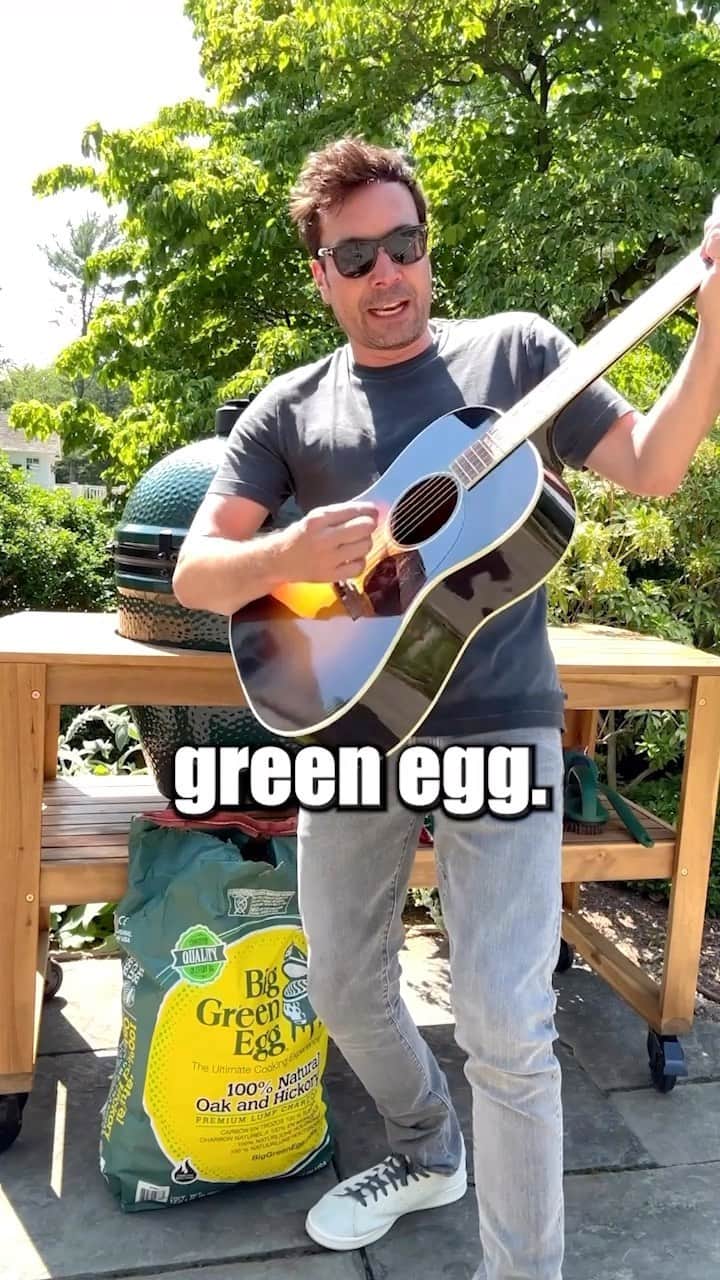 のインスタグラム：「An ode to the EGG. #notanad #biggreenegg」