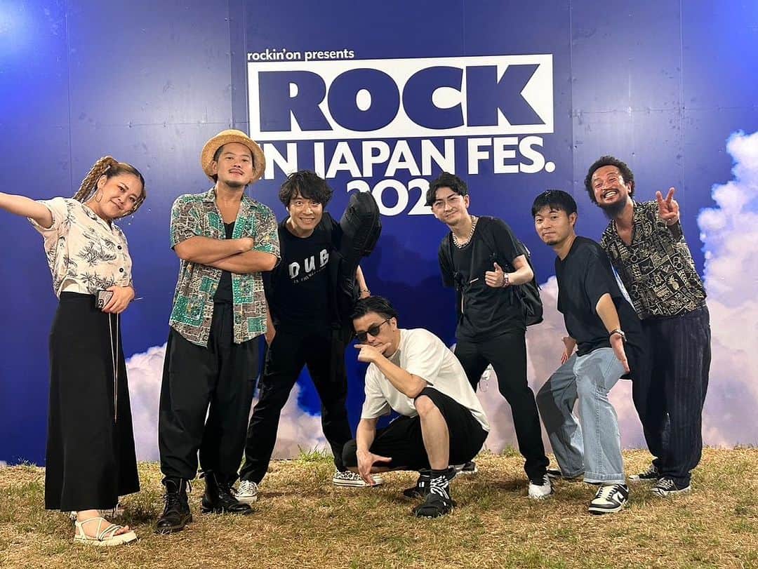 SONOMIのインスタグラム：「2023.8.12 ROCK IN JAPAN’23 ライブ2時間後位⏰ みんないい顔してる😃 #KREVA #KREBand #ROCKINJAPANFES2023」