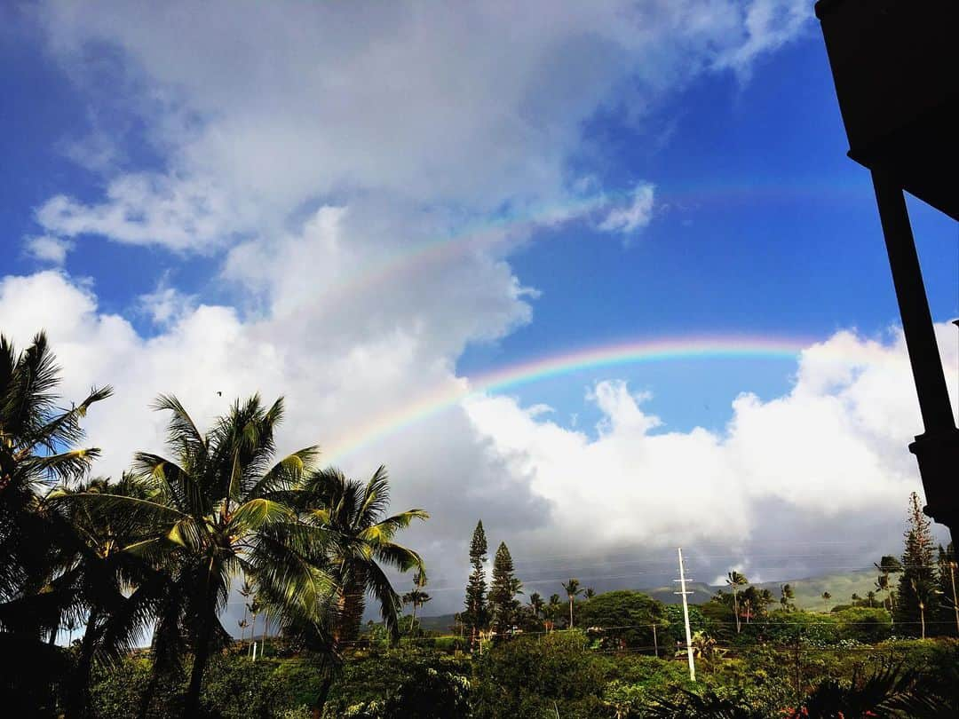 相知明日香さんのインスタグラム写真 - (相知明日香Instagram)「🙏🏻  pray for Maui....🌴🙏🏻☀️🌈  #prayforMaui #Maui #Hawaii #island #mahalo #aloha #pray  🌙 これは2017年に行った時のマウイ島の写真たちです📸 大好きだったラハイナの街は、ほぼ全焼してしまって 記憶の中だけに残る街になってしまった。。😢 天災とは本当に残酷なものだ、、、 記憶の中の美しい島、マウイ島に想いを馳せて 一刻も早い消火を願います。 あーー、、心が痛いよ😢😢😢😢」8月13日 1時06分 - asukalohappy