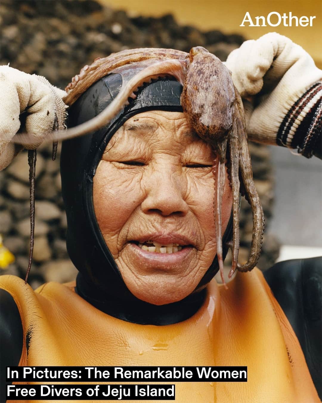 AnOther Magazineのインスタグラム：「In his debut book The Last Mermaid, New York-based fashion photographer @peterashlee turns his lens on a waning community of female divers called the Haenyo 🐙⁠ ⁠ Most of the women, who are between 60 and 80 years old, spend hours in the open sea scouring for sea urchin, turban conch, sea cucumbers and octopi without any modern diving equipment. "On Jeju Island, for generations, it has been a semi-matriarchal society," the Ash Lee tells @_emmarusselll. "The Jeju women are notorious for being the strongest and Ko Ryou Jin would make these jokes like, ‘You know, the Seoul men can’t handle us because we’re too strong.’" ⁠ ⁠ Read about the series in the photographer's own words at the link in bio 📲⁠ ⁠ 📸 The Last Mermaid by @peterashlee⁠」