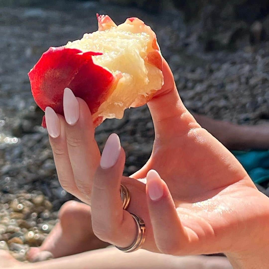 G・ハネリウスのインスタグラム：「sweet🍑and salty🌊」