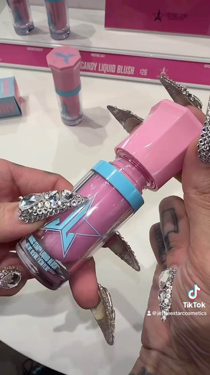 Jeffree Star Cosmeticsのインスタグラム：「Did you know we launched 2 NEW Magic Candy™ Liquid Blushes!? 💖👀 This delicious, highly pigmented formula melts effortlessly into your skin giving you that perfect iconic hue of color. Blurring, long-lasting and dries down to a gorgeous satin matte! #jeffreestarcosmetics #liquidblush」