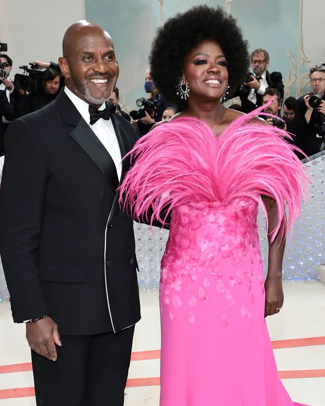 E! Onlineさんのインスタグラム写真 - (E! OnlineInstagram)「Viola Davis says she was "the loneliest woman in the world" before she met her now husband Julius Tennon. Link in bio for more on the incredible love story that answered all of Viola's prayers. ❤️ (📷: Getty)」8月13日 4時03分 - enews