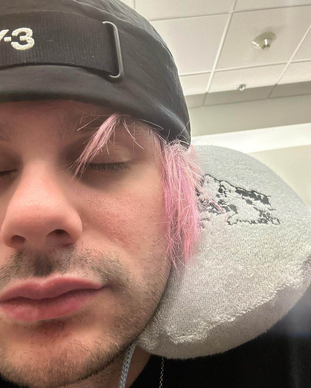 マイケル・クリフォードさんのインスタグラム写真 - (マイケル・クリフォードInstagram)「proof of life tour edition」8月13日 4時14分 - michaelclifford