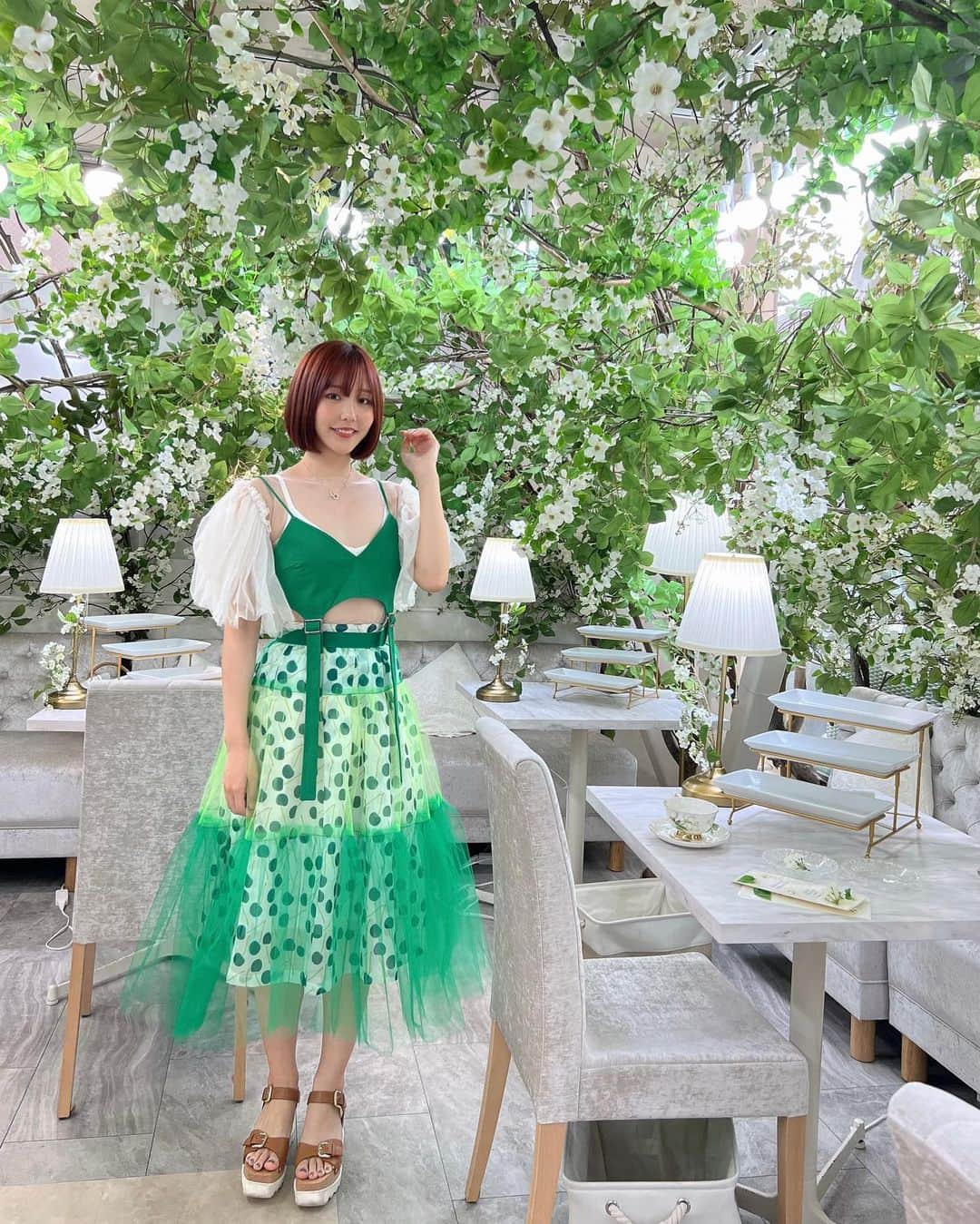 神成藍子さんのインスタグラム写真 - (神成藍子Instagram)「シャインマスカットコーデ🍇💚🤍💚🤍 このスカートはずっと前に購入したけど1回も着てなかったやつ🤣着れて良かった🥰スカートの上に自作のチュールスカートを重ねたよ✌️💚 なんだか衣装みたいになったけどお気に入り😂🤍  #シャインマスカットコーデ #緑コーデ #グリーンコーデ #シャインマスカット #アフターヌーンティー」8月13日 14時47分 - kanna_nijimura