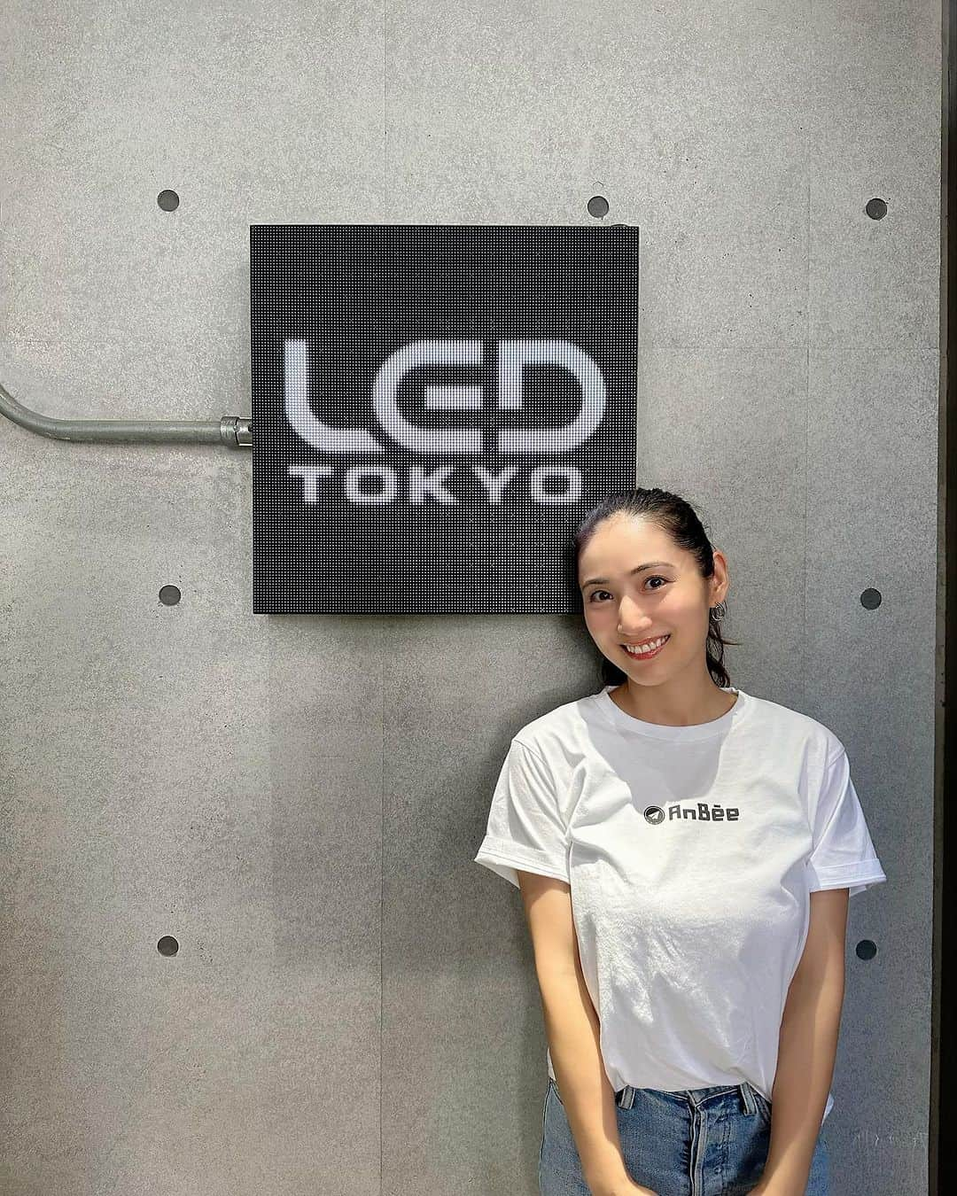 紗綾さんのインスタグラム写真 - (紗綾Instagram)「業務提携をしている LED TOKYO株式会社へ😎  写真の 入口に設置してある看板は もちろんLEDビジョンだよ✨ 超イケてる🕺🏼⚡️  LEDビジョンの購入・レンタルなら 直接紗綾にお問い合わせください🤙🏼 📩 saaya@anbee.co.jp ℡ 0120-549-633  .  Visited our partner, LED TOKYO😎. The sign at the entrance is of course LED Vision ✨. Super cool 🕺🏼⚡️ If you are interested in LED vision Please contact Saaya directly 🤙🏼  📩 saaya@anbee.co.jp ℡ 0120-549-633  #ledビジョン #anbeeled  #デジタルサイネージ #digitalsignage #イベント #ledtokyo #leddisplay #ledscreen #ledwall」8月13日 15時06分 - saaya_official_