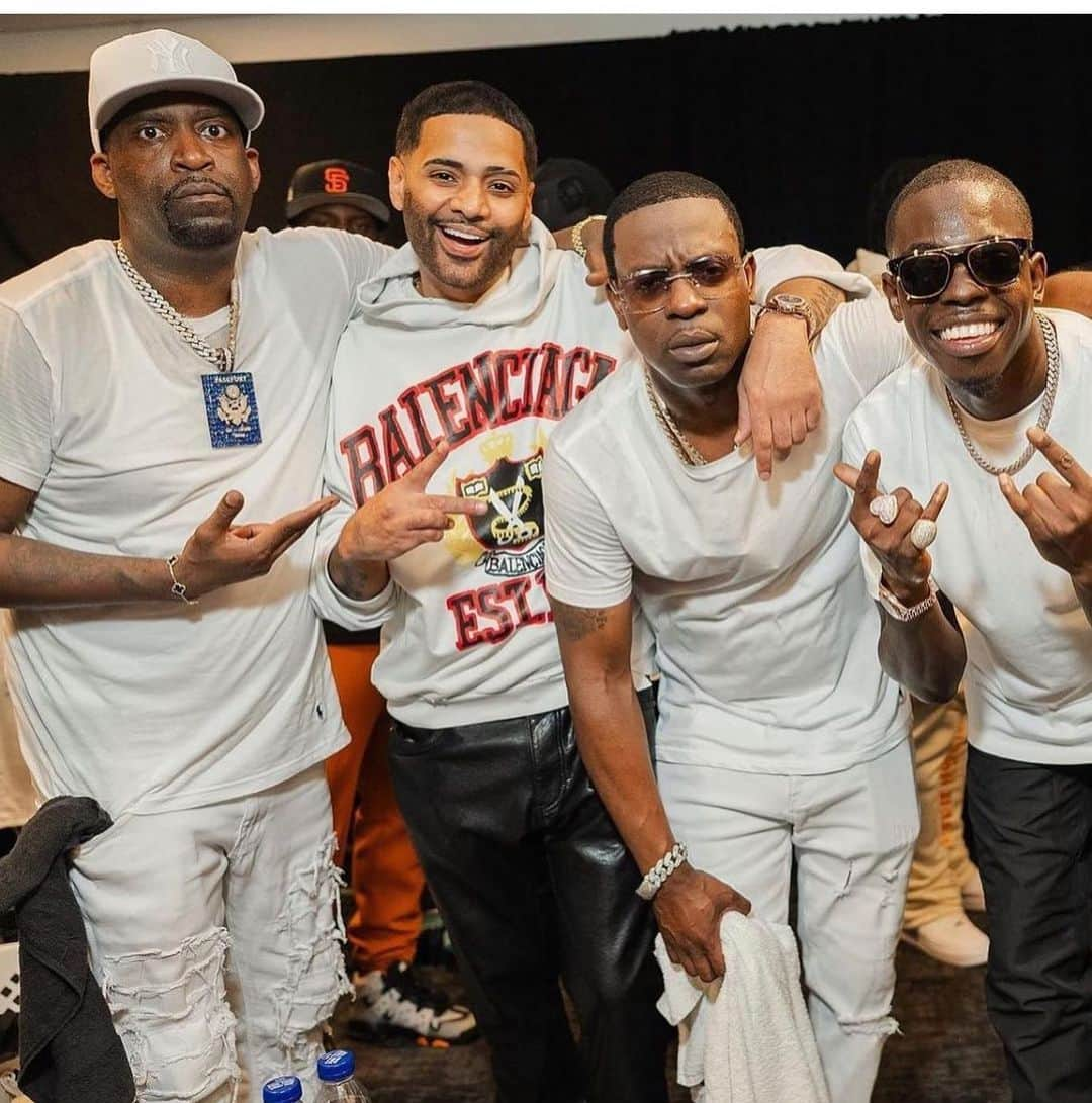 トニー・イエイヨーのインスタグラム：「Queens, The Lower Eastside , Brooklyn @trulife @itsbobbyshmurda @unclemurda .」