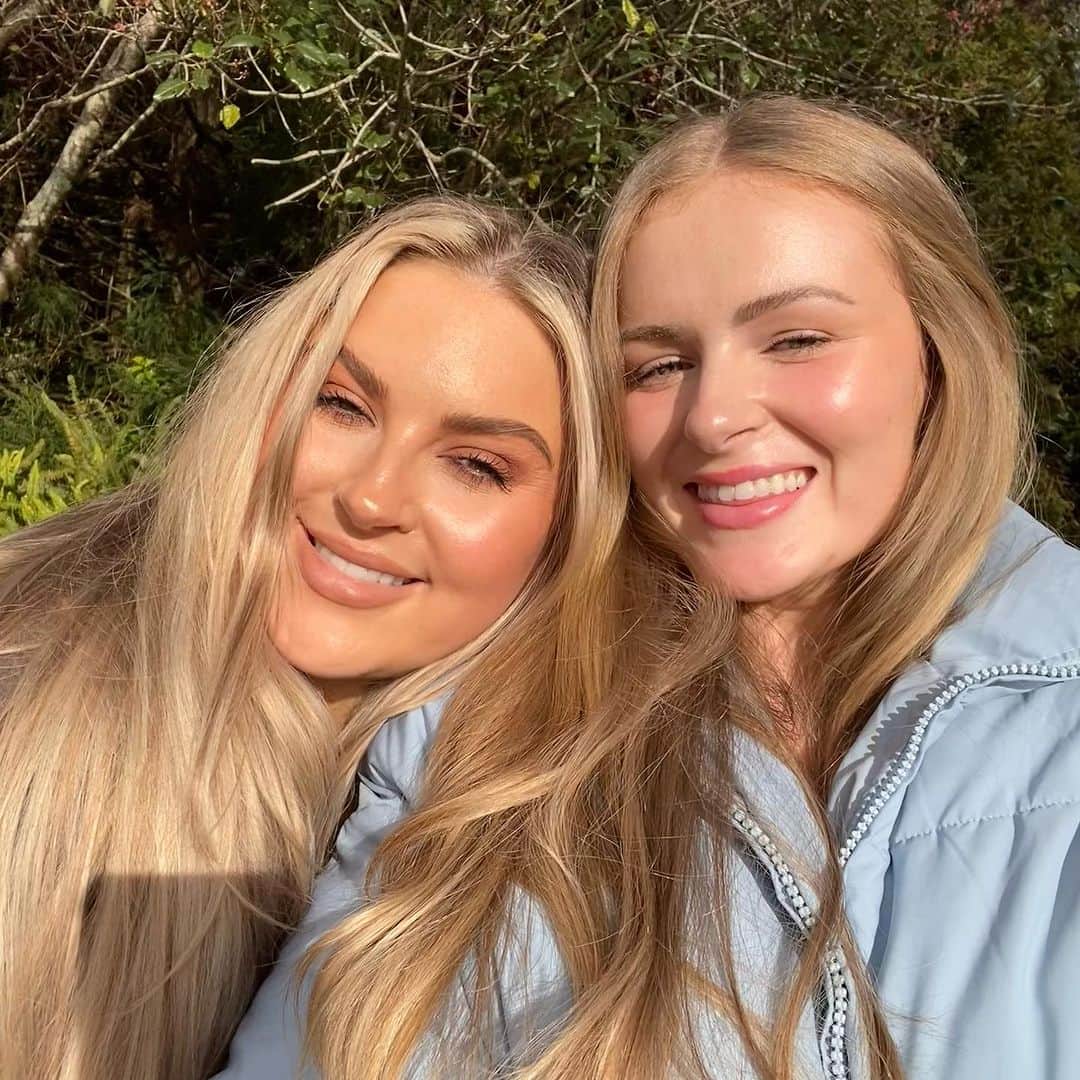 Shannonのインスタグラム：「Don’t ask me how old I turned yesterday… I can’t remember 🫣💗 had such a nice day eating too much and hanging out in the fresh air ☀️」