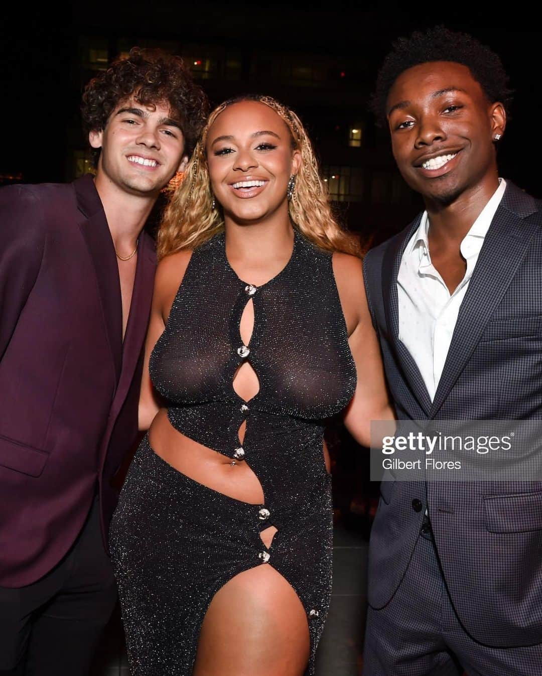 Nia Sioux Frazierさんのインスタグラム写真 - (Nia Sioux FrazierInstagram)「more pics from the other night. thanks @variety for helping me live my Young Hollywood life to the fullest🖤🪩」8月13日 7時01分 - niasioux