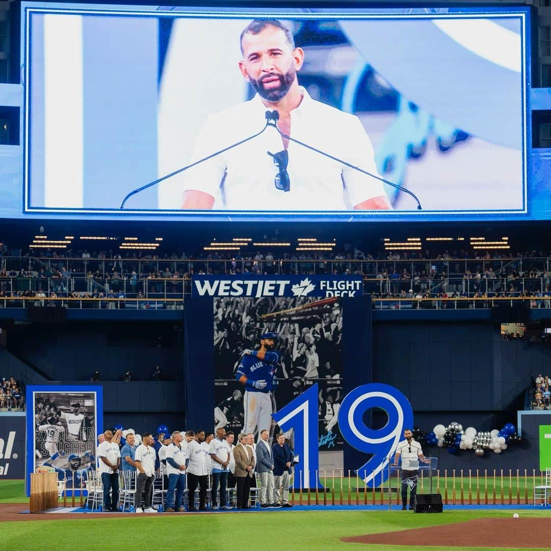 ホセ・バティスタさんのインスタグラム写真 - (ホセ・バティスタInstagram)「The love is mutual between José and Canada 💙🇨🇦 #JoeyBats」8月13日 7時07分 - joeybats19