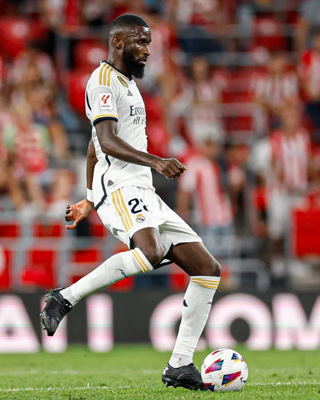 のインスタグラム：「Good start into our La Liga season 👊🏾⚔️⚽🙌🏾 #Hustle #AlwaysBelieve #HalaMadrid」