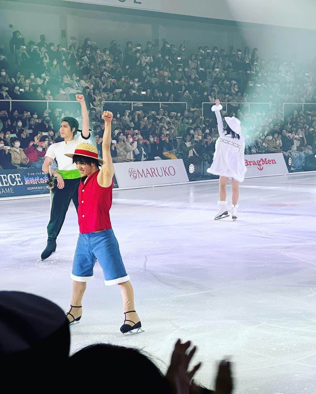 のインスタグラム：「ONE PIECE ON ICE 観て参りました  アラバスタ編の物語　私の演じたミス・メリークリスマスも凄い再現率  スケート滑りながら、声優と同じタイミングで台詞言って演技して…  素晴らしかったです  最後はやっぱり泣いてしまいました  観ることができて、良かったです  #ONE PIECE ON ICE #金月真美」