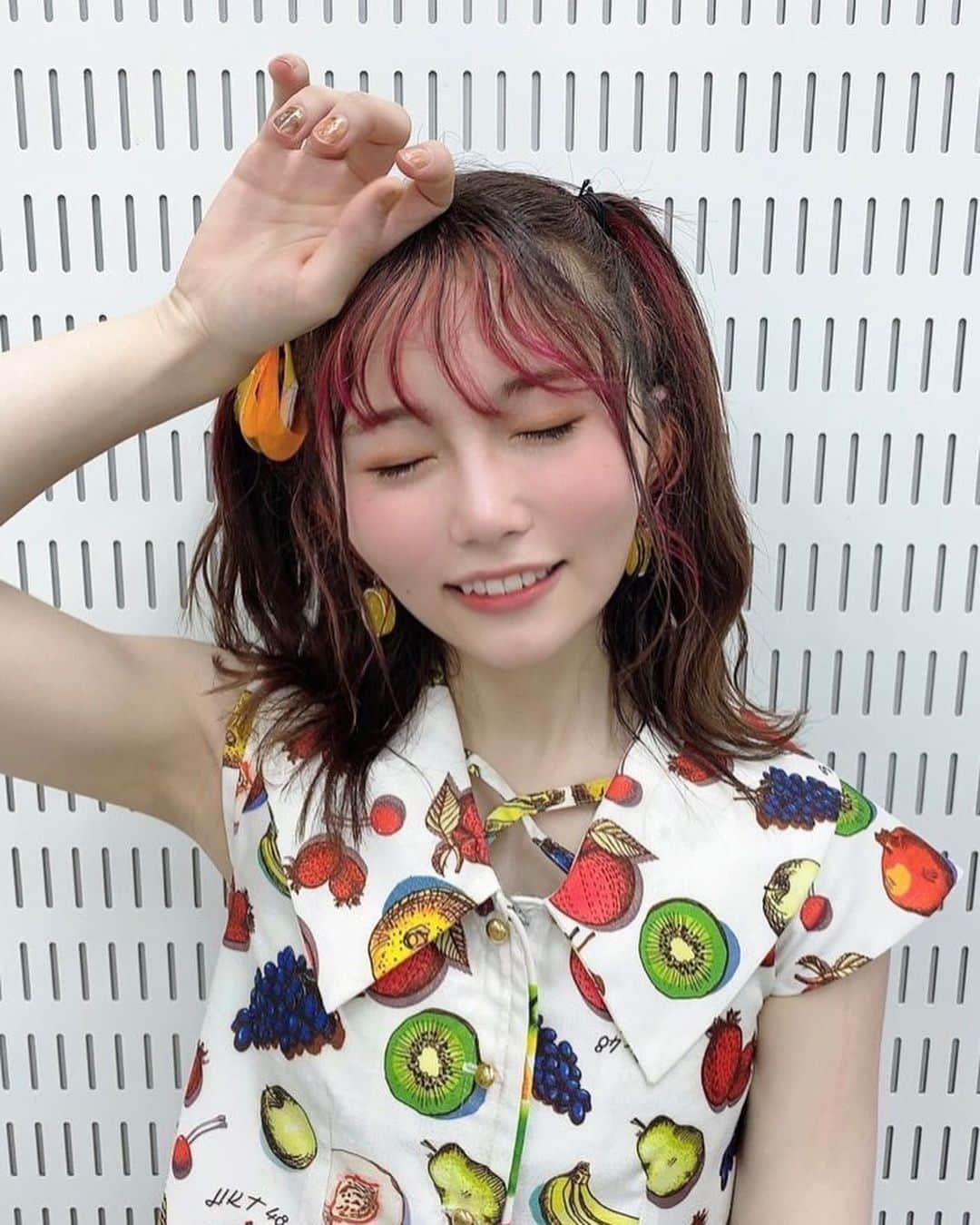 秋吉優花のインスタグラム：「🍉 #サマステ2023 #サマステ アツかったね〜🏄焼けた！ . #hkt48 #秋吉優花 #ハーフツイン #ピンクインナーカラー #はんこ注射」