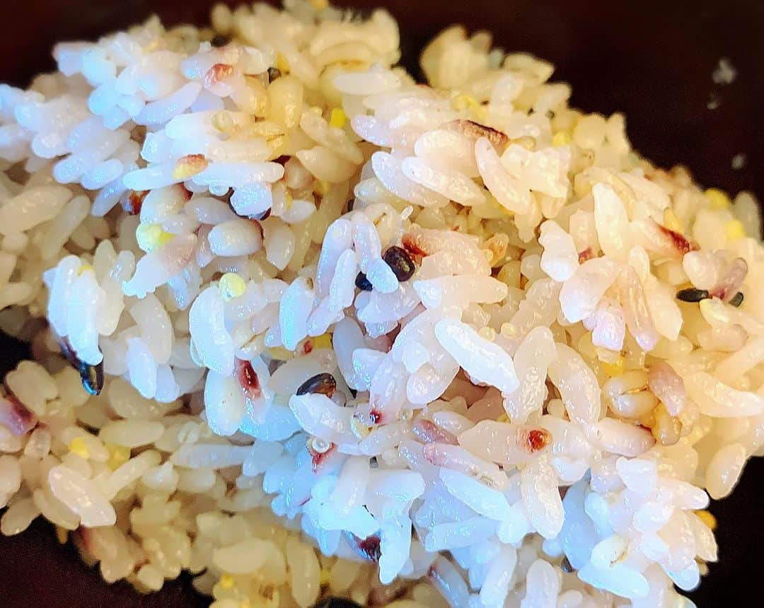 祐真朋樹さんのインスタグラム写真 - (祐真朋樹Instagram)「もずく、納豆、豆腐とワカメのお味噌汁。ありがたい。  #朝ご飯 #祐ご飯 #利ご飯 #完食」8月13日 8時25分 - stsukezane