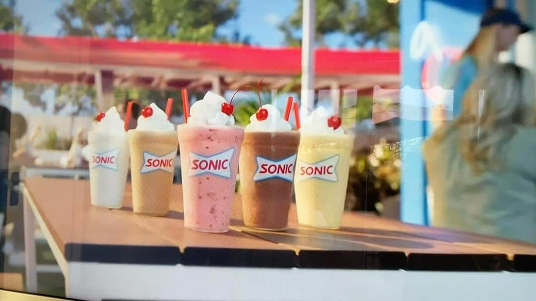 シーマス・デヴァーのインスタグラム：「Sonic Executive 1 - Hey, what about that Milkshake song? Sonic Executive 2 - Wait, isn’t it about oral sex? Sonic Executive 1 - Probably, but it’s 20 years old. No one remembers that.  Sonic Executive 2 - Call it in, Steve.」