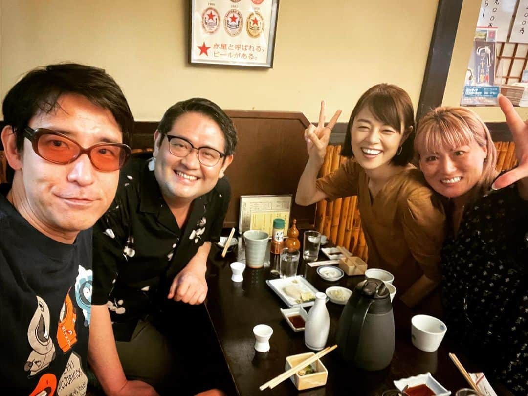 小宮山雄飛さんのインスタグラム写真 - (小宮山雄飛Instagram)「蕎麦好きになったルーツ、小さい頃から通う　#神田まつや にて四代目の小高さんから直接蕎麦話を聞ける贅沢！ 中学からの友人と妹二人、つい童心に返って　#サウスパーク　Tシャツでも焼酎一本空けるとこはしっかり大人。　#蕎麦屋飲み」8月13日 8時54分 - yuhikomiyama