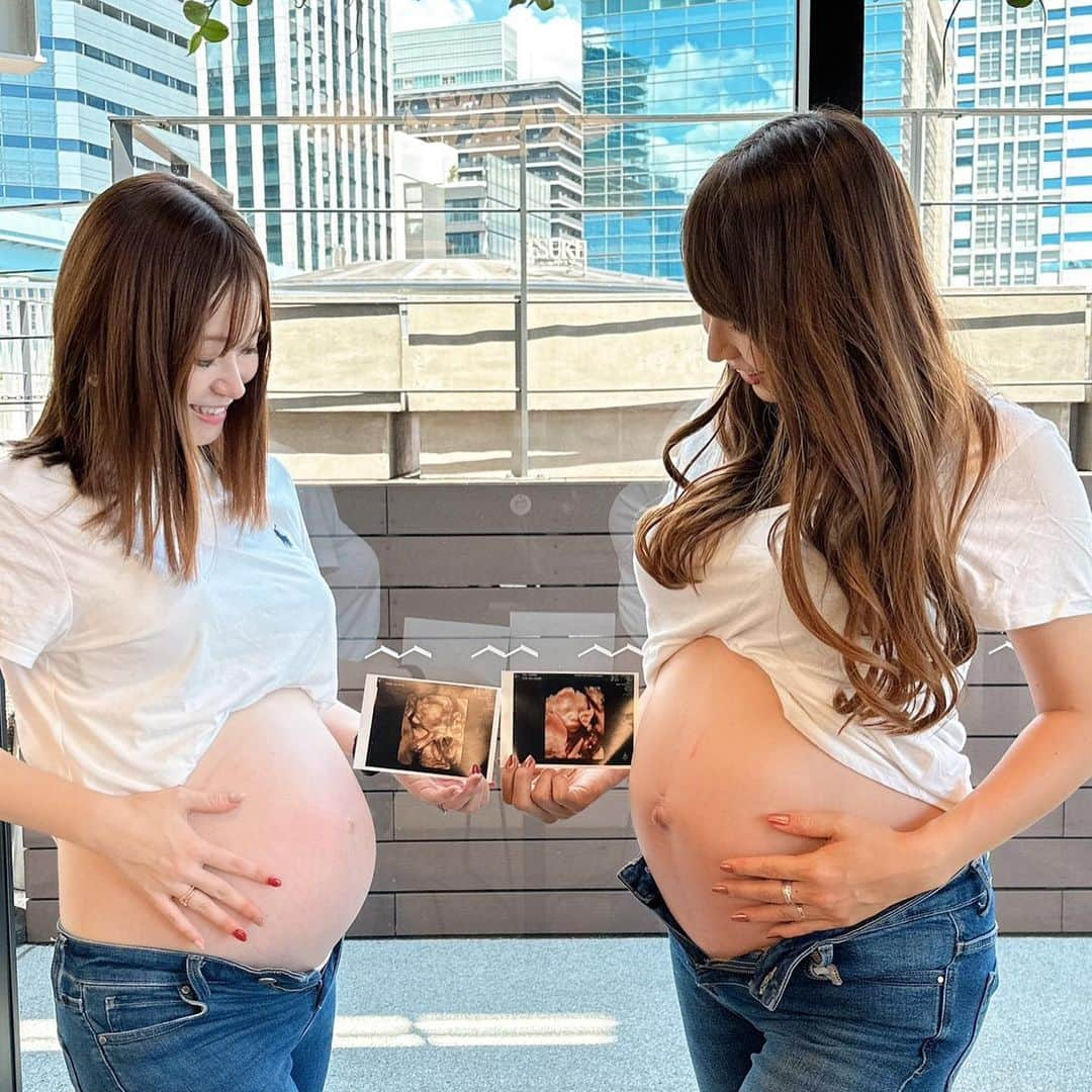 jun fitnessさんのインスタグラム写真 - (jun fitnessInstagram)「お友達とマタニティフォト🤰🤰 しかも2人とも女の子Baby💓  上の子も同い年だしマンションも一緒だし、 第二子達が産まれてからも楽しみ〜🥰  猛暑の真夏の臨月、かなり大変だけど、 共感できるお友達がいてくれるだけで 本当心強い🥹💓  #baby#Babygirl#kids#2y#2月生まれ#女の子ママ#2歳#姉妹ママ#育児#子育て#ママライフ#妊婦ライフ#マタニティ#maternity#pregnant#妊娠後期#妊娠10ヶ月#第二子妊娠中#2023年8月生まれ#36weekspregnant#臨月#maternityphoto#マタニティフォト」8月13日 9時00分 - jjfitness44