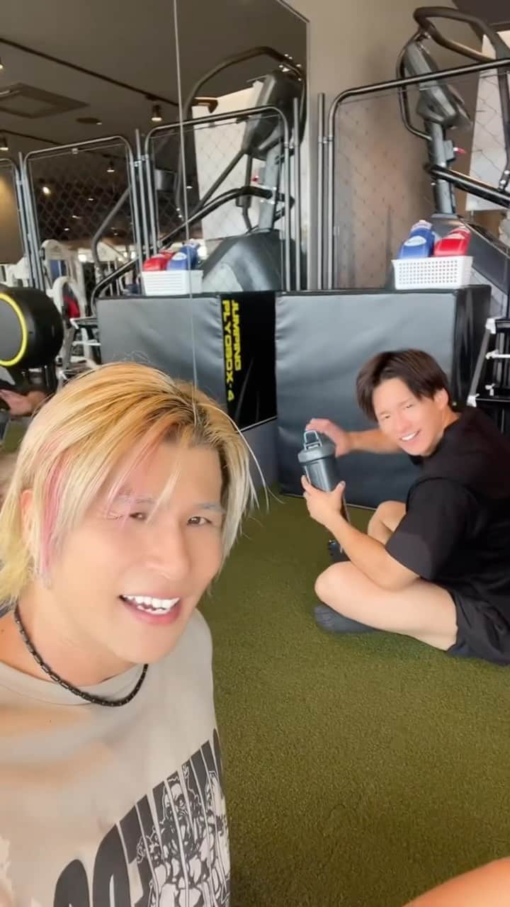 のインスタグラム：「. ベルジム野田七光台で脚の合トレ！ 人が少なくて凄く良かったしペンデュラムスクワットマシンが良すぎて…w  ただ家から遠い😅 トータル考えると草加の方が良いかも！  七光台8/20までビジター¥550だからもう一回行こうかな😄  @yuuuuuki124   また合トレお願いします🙏  #筋肉#muscle#workout#training#ワークアウト#トレーニング#筋トレ#bodybuilding#mensphysique#ダイエット#diet#fitness#フィットネス#フィジーク#ボディビル#ベルジム七光台 #ベルジム」