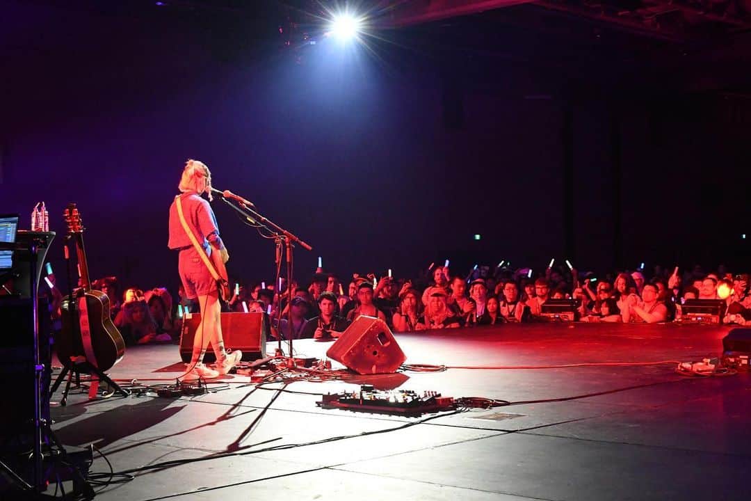 Anlyのインスタグラム：「OTAKUTHON 2023   Thank you for coming to my show!!! I love Canada!Montreal  🥰🇨🇦  Please check out my songs on subscription services such as spotify, Apple music etc...   1 VOLTAGE  2 étranger 3 We'll Never Die 4 Beautiful 5 Tranquility  6 Do Do Do  7 FIRE 8 Karano Kokoro 9 星瞬〜Star Wink〜 10 Venus -Encore- 11 Welcome to my island  #Anly #otakuthon2023 #naruto #boruto #natsumesbookoffriends #sevendeadlysins」