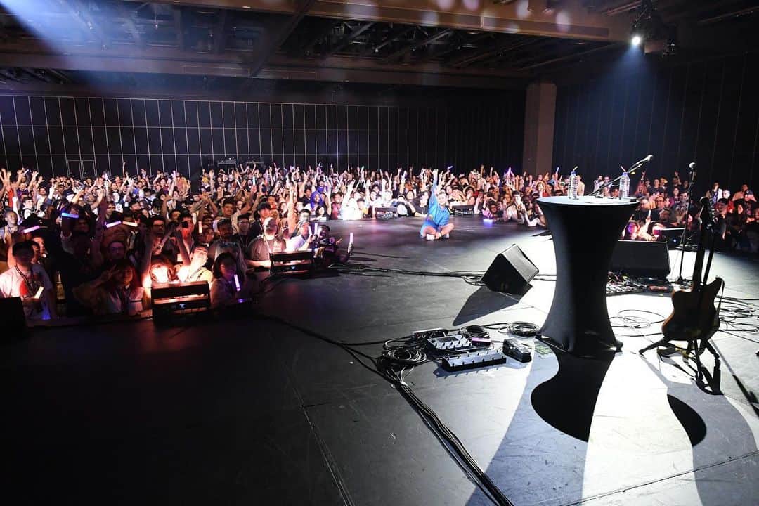 Anlyさんのインスタグラム写真 - (AnlyInstagram)「OTAKUTHON 2023   Thank you for coming to my show!!! I love Canada!Montreal  🥰🇨🇦  Please check out my songs on subscription services such as spotify, Apple music etc...   1 VOLTAGE  2 étranger 3 We'll Never Die 4 Beautiful 5 Tranquility  6 Do Do Do  7 FIRE 8 Karano Kokoro 9 星瞬〜Star Wink〜 10 Venus -Encore- 11 Welcome to my island  #Anly #otakuthon2023 #naruto #boruto #natsumesbookoffriends #sevendeadlysins」8月13日 9時47分 - anly_singer
