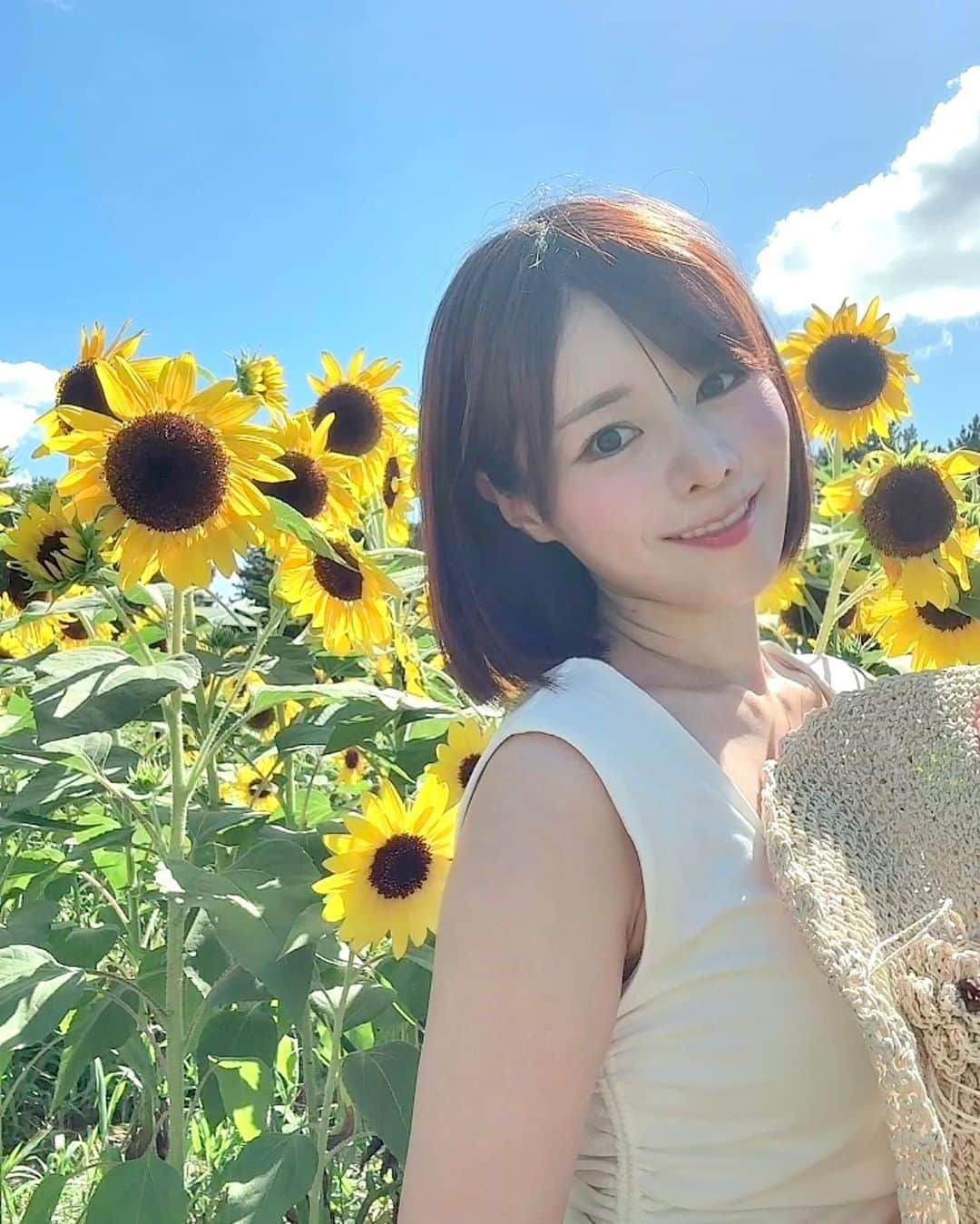 瑠川リナさんのインスタグラム写真 - (瑠川リナInstagram)「🌻」8月13日 10時03分 - rukarina_insta