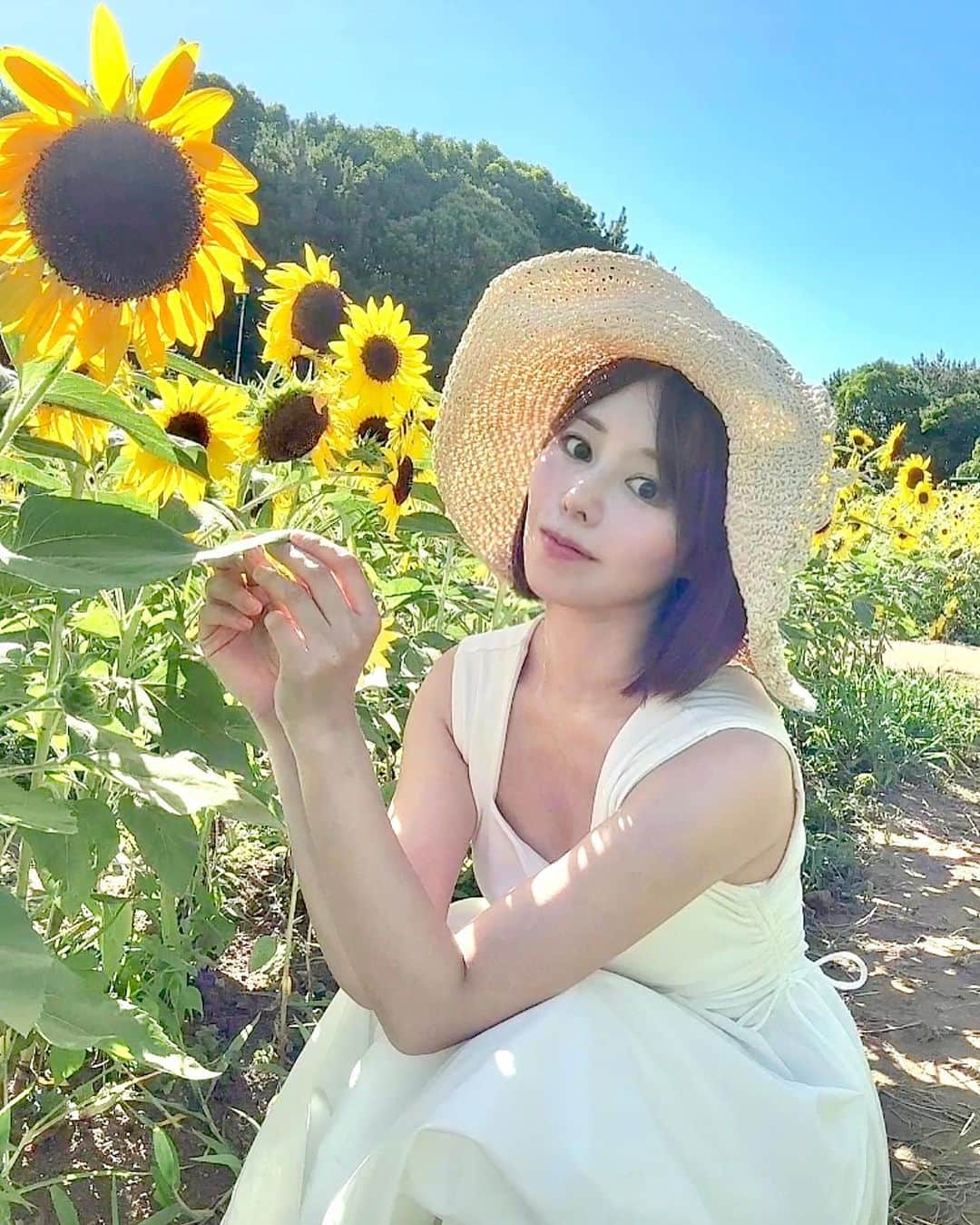 瑠川リナさんのインスタグラム写真 - (瑠川リナInstagram)「🌻」8月13日 10時03分 - rukarina_insta