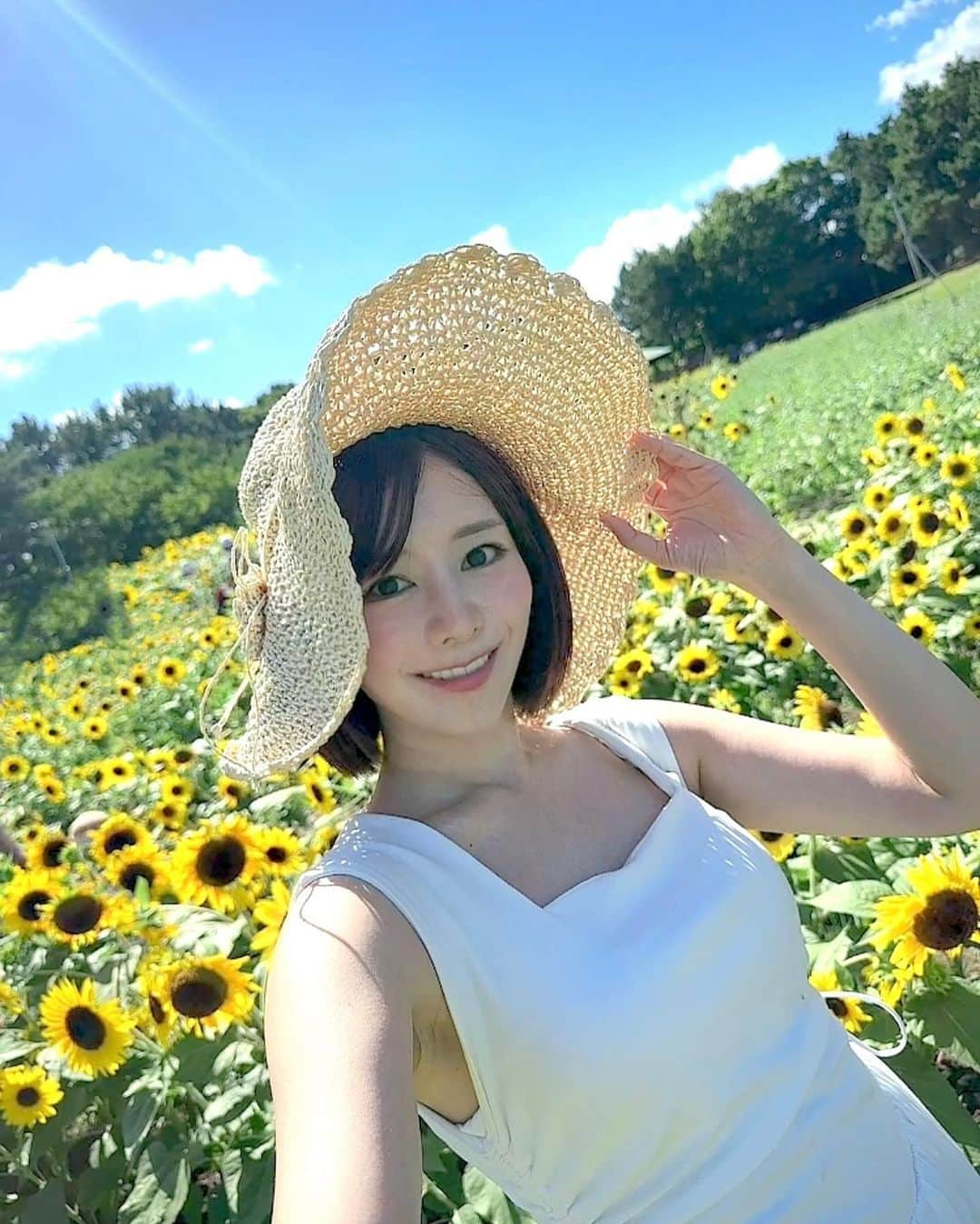 瑠川リナさんのインスタグラム写真 - (瑠川リナInstagram)「🌻」8月13日 10時03分 - rukarina_insta