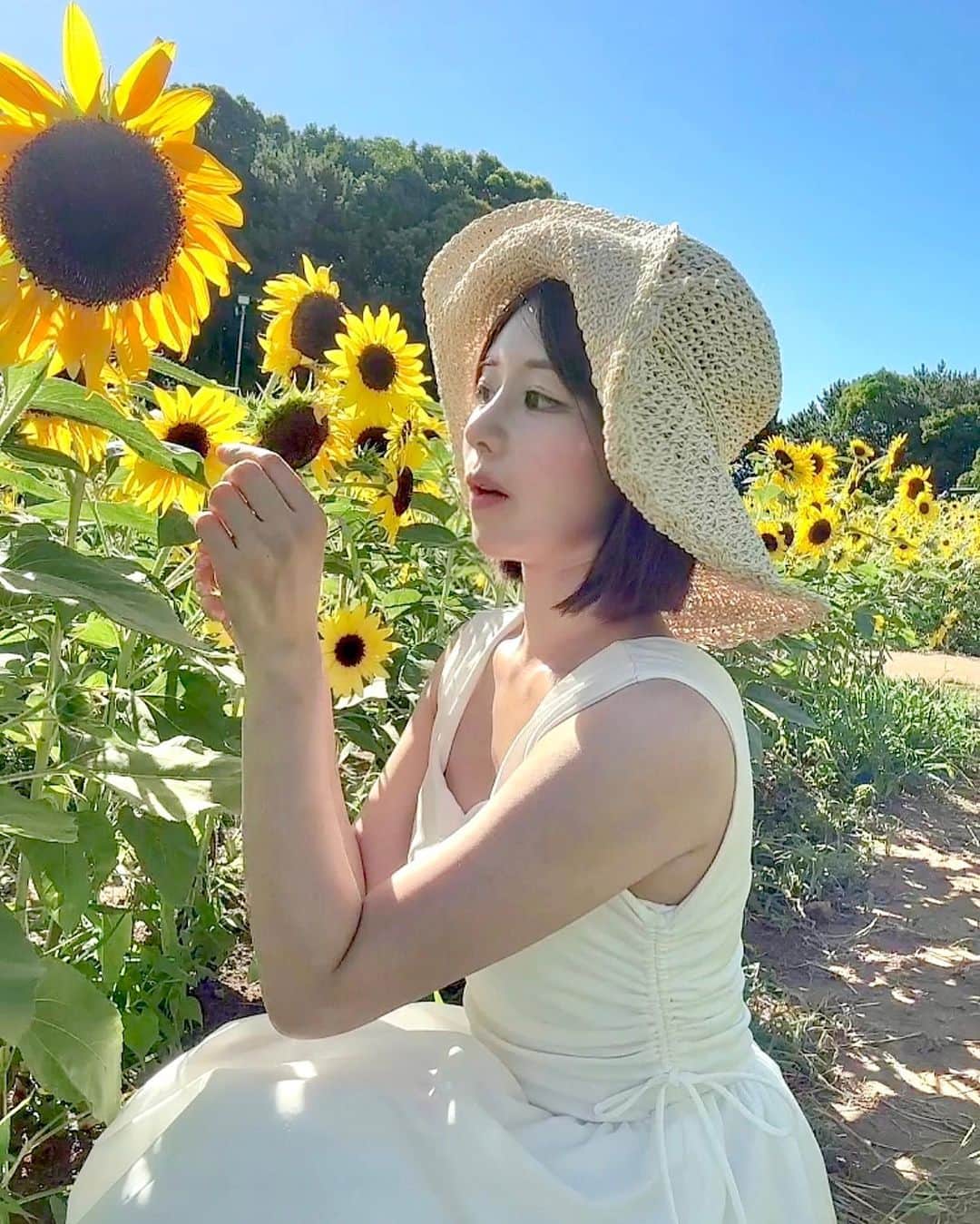 瑠川リナさんのインスタグラム写真 - (瑠川リナInstagram)「🌻」8月13日 10時03分 - rukarina_insta