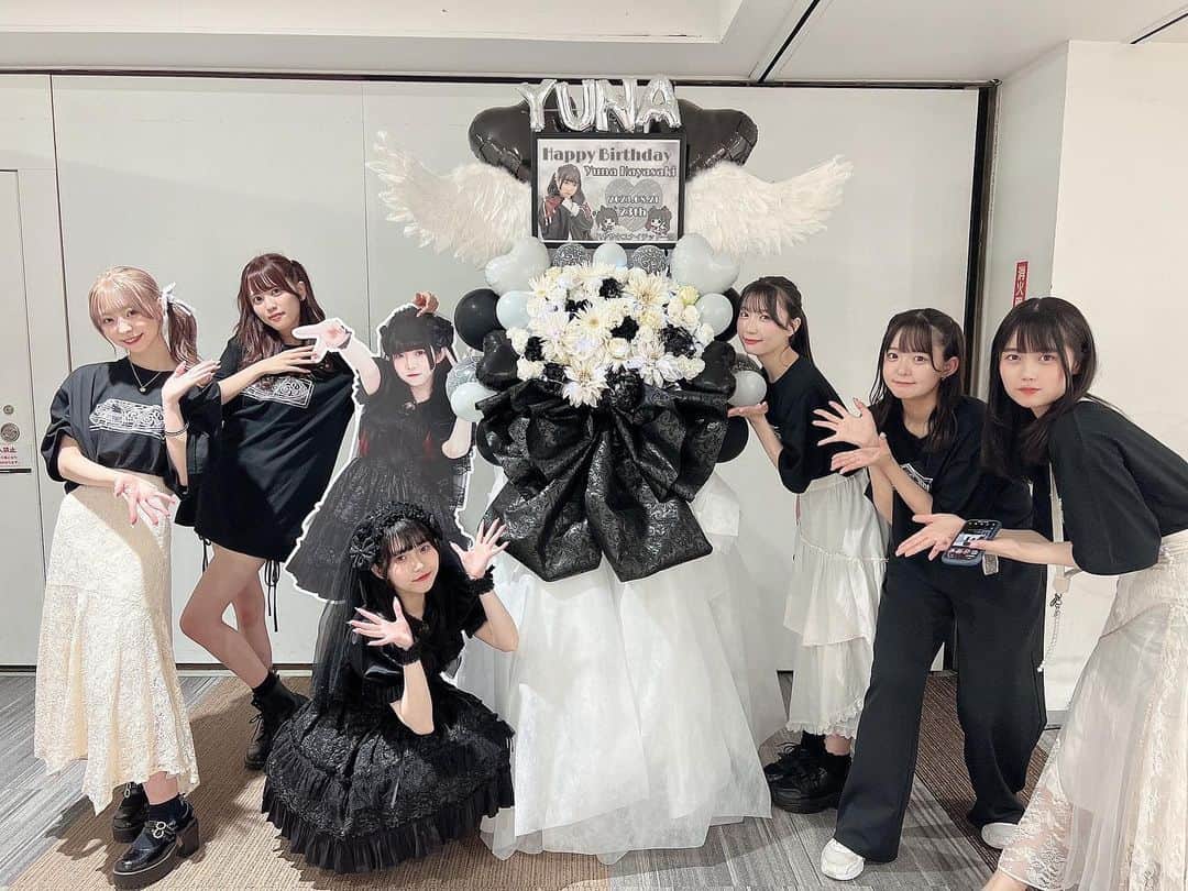 月に足跡を残した6人の少女達は一体何を見たのか…のインスタグラム：「早﨑優奈生誕祭 -白昼夢- ありがとうございました！🌙  優奈らしい素敵な生誕祭でした🪦 次は苗加、美南生誕！！」