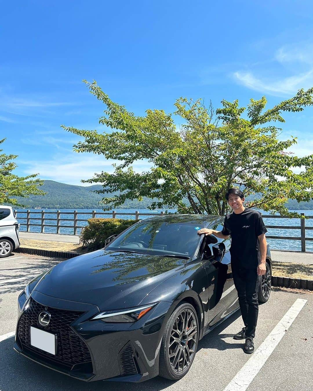 中山雄一さんのインスタグラム写真 - (中山雄一Instagram)「SUPER GT 富士大会の移動日に山中湖でパワーチャージ🗻 ⁡ ISハイブリッドはモーターパワーで山道も走りやすいです🔋🔋 ⁡ 台風の進路に気をつけて夏休み満喫しましょう😉😉 ⁡ ⁡ ⁡#PR #KINTO #キント #クルマのサブスク #lexus #lexusis #クルマのある風景 #クルマのある人生」8月13日 10時35分 - yuone_n