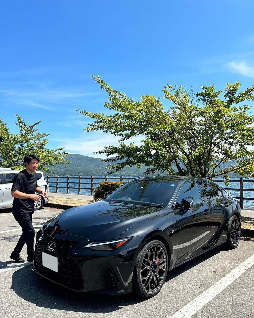 中山雄一さんのインスタグラム写真 - (中山雄一Instagram)「SUPER GT 富士大会の移動日に山中湖でパワーチャージ🗻 ⁡ ISハイブリッドはモーターパワーで山道も走りやすいです🔋🔋 ⁡ 台風の進路に気をつけて夏休み満喫しましょう😉😉 ⁡ ⁡ ⁡#PR #KINTO #キント #クルマのサブスク #lexus #lexusis #クルマのある風景 #クルマのある人生」8月13日 10時35分 - yuone_n