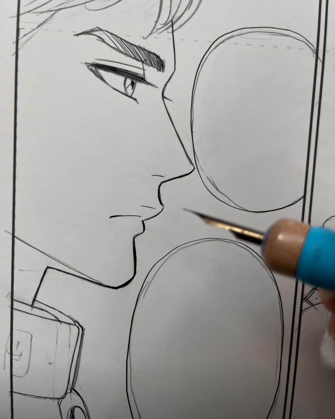 上田倫子のインスタグラム：「現在はアプリMeeでの新連載の原稿を描きためしています。160枚以上の原稿を用意しているので告知がまだしばらく先になりますが年内には発表できるのでお待ちください。相変わらずアナログで描いてます。」